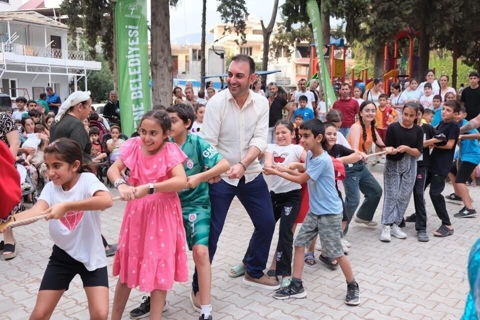 Defne Belediyesi’nin çocuklara yönelik düzenlenen etkinlikler Harbiye Mahallesi’nde devam etti.