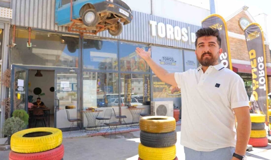 Kahramanmaraş’ta 6 Şubat depreminde babasından kalan otomobilin yarısı enkaz altında