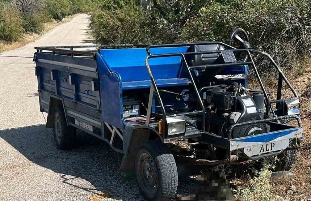 Isparta’nın Senirkent ilçesinde tarım aracının devrilmesi sonucu meydana gelen kazada