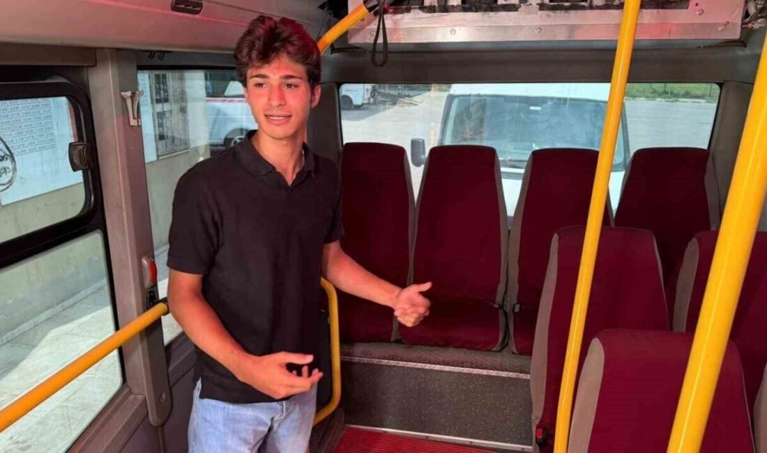 Adana’da 17 yaşındaki çocuğun dolmuşta düşürdüğü 700 dolar, başka bir