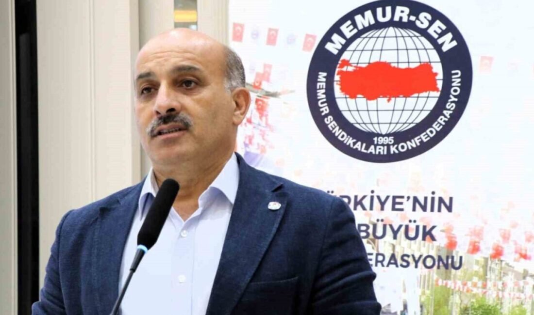 Eğitim-Bir-Sen Adana Şubesi zorunlu eğitim sistemini masaya yatırdı Eğitim-Bir-Sen Adana Şube Başkanı Mustafa Sarıgeçili, 2012 yılından bu yana
