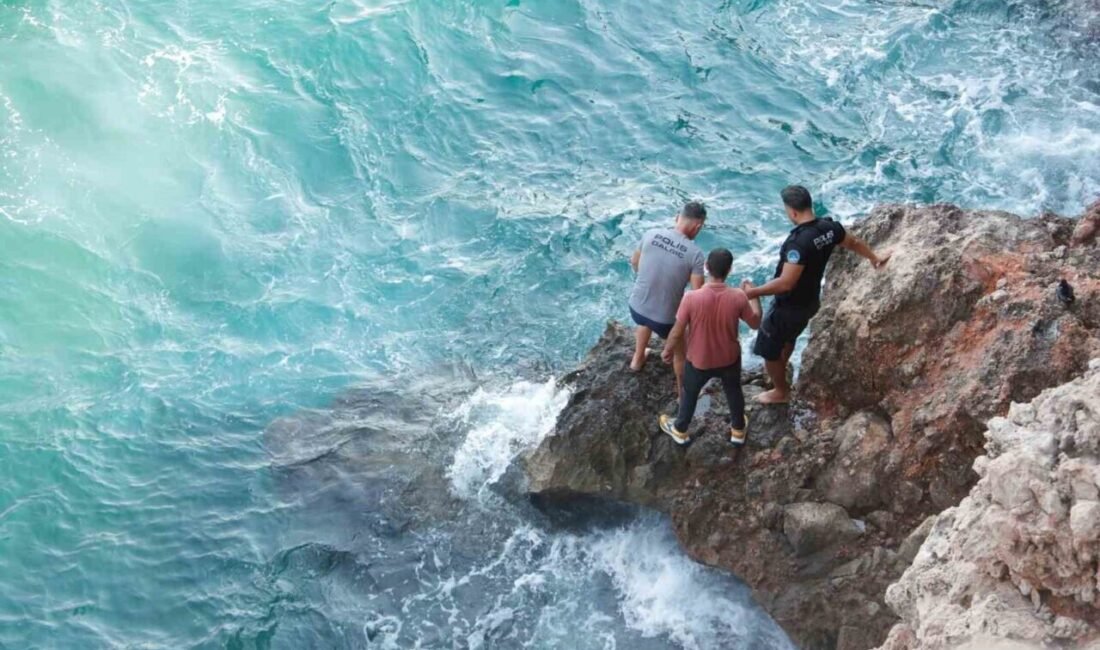 Antalya’da eşine sinirlenen genç, görüntülü arama ile eşine hayatına son