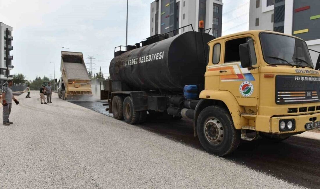 Kepez Belediyesi’nin Duraliler Mahallesi’nden başlattığı 2025 yılı sathi asfalt sezon