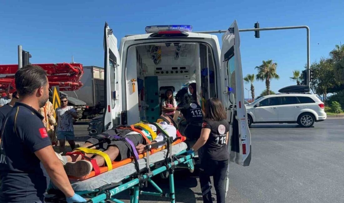 Antalya’nın Alanya ilçesinde iki otomobilin çarpışması sonucu meydana gelen kazada