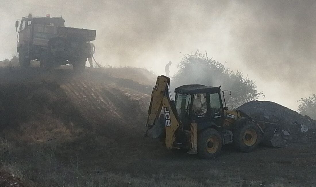 Isparta’nın Yalvaç ilçesinde çöplükte çıkan yangın, ekiplerin uzun süren müdahalesiyle