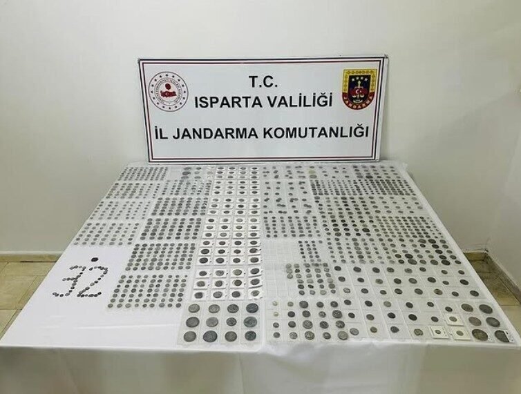 Isparta İl Jandarma Komutanlığı ekiplerince düzenlenen operasyonda, bin 155 adet