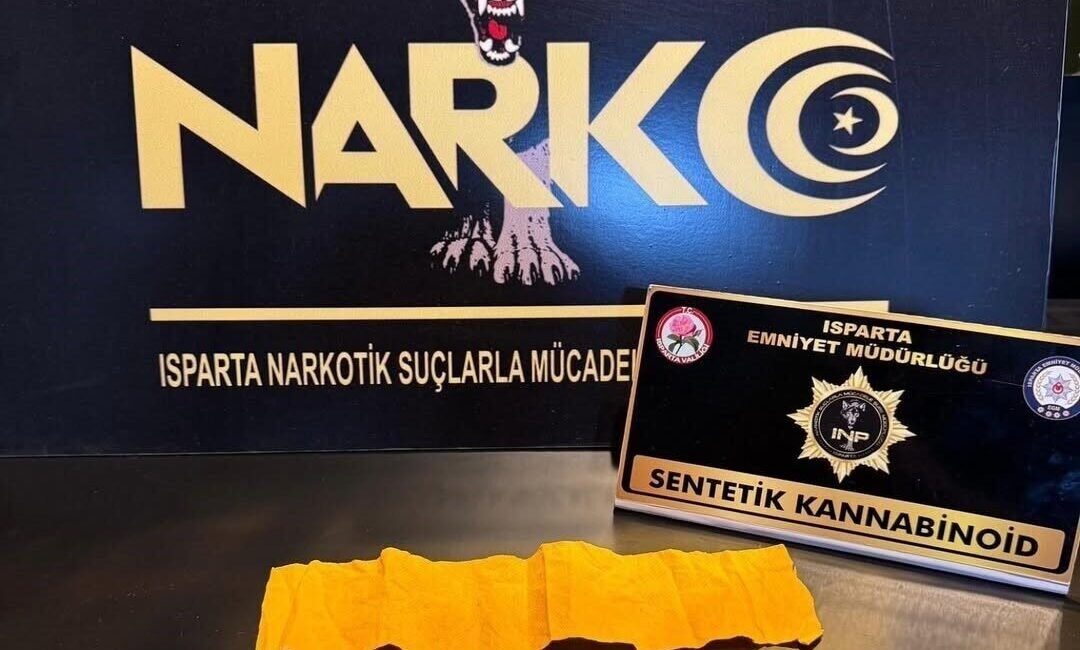 Isparta’da polisin düzenlediği uyuşturucu operasyonunda 2 kişi yakalandı. İl Emniyet