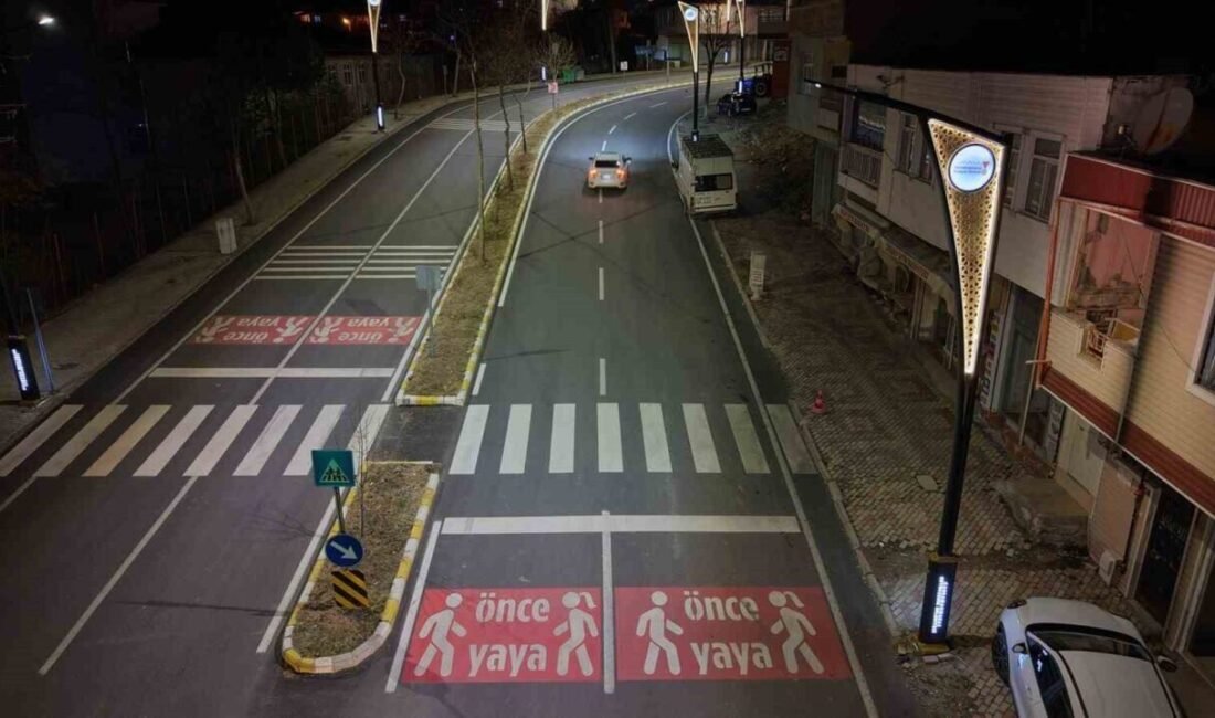 Kahramanmaraş Büyükşehir Belediyesi, Andırın ilçe merkezinin en yoğun kullanılan güzergahlarından