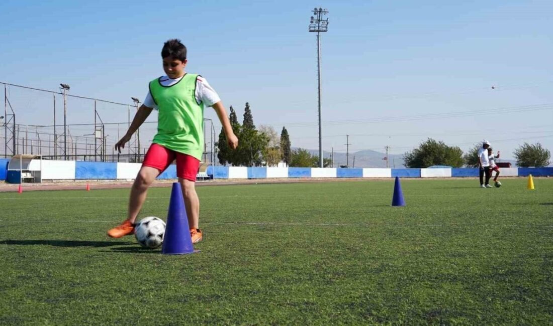 Kahramanmaraş Büyükşehir Belediyesinin çocukların yaz tatilini verimli geçirmesini ve sporla