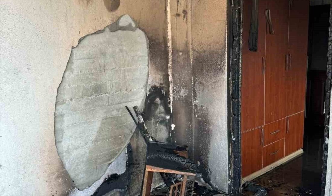 Kahramanmaraş’ta apartman dairesinde çıkan yangın itfaiye ekiplerince söndürüldü. Onikişubat ilçesi
