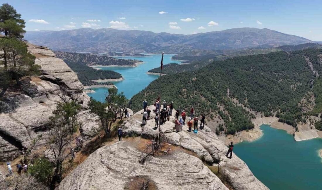 Kahramanmaraş’ta tarihi ve doğal güzellikleri iç içe barındıran Güredil Kalesi