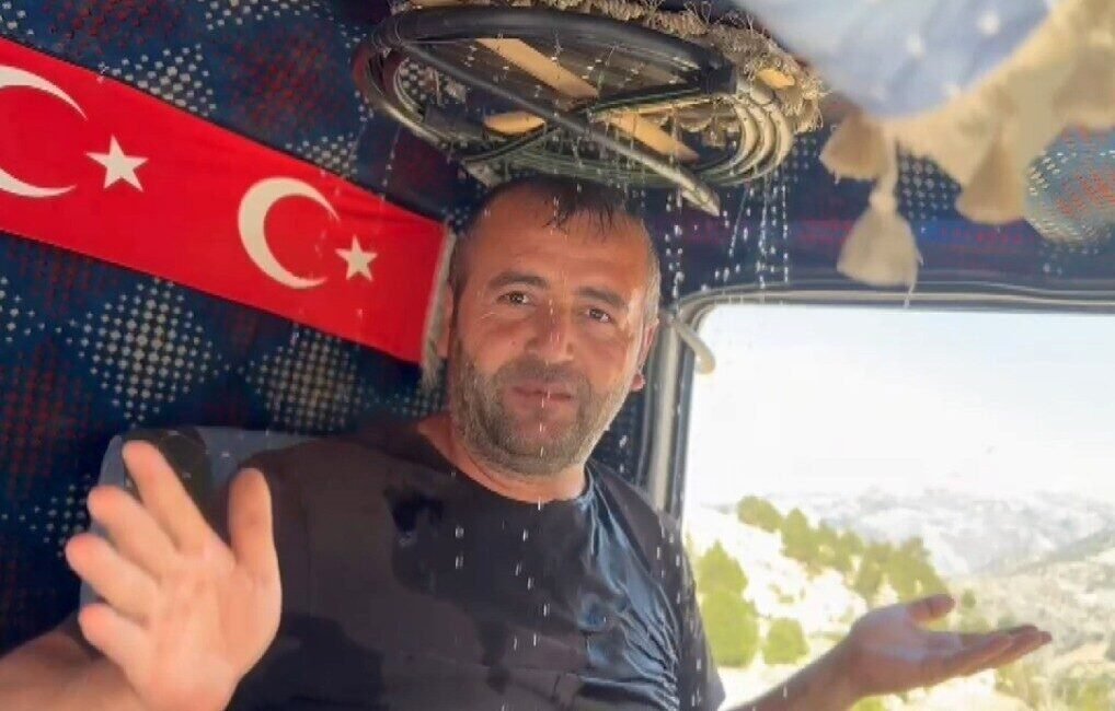 Kahramanmaraş’ta nakliyecilik yapan bir kamyon şoförü, sıcak havalarda klima bulunmayan
