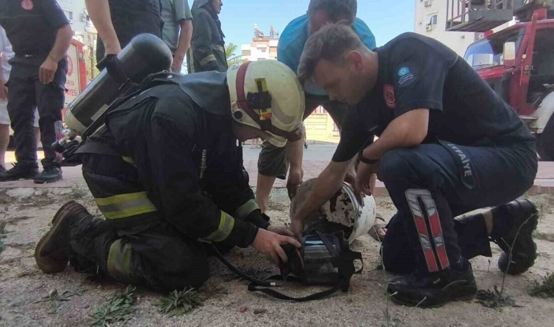 Antalya’da dün, komşularının haber vermesi ile evinin yandığı haberini alan