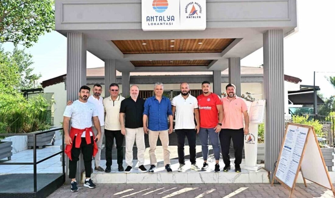 664’üncü Tarihi Kırkpınar Yağlı Güreşleri öncesi Başpehlivan Orhan Okulu Antalya’nın