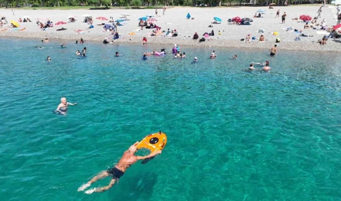 Antalya Büyükşehir Belediyesi, yaz aylarında artan boğulma vakalarına karşı faaliyete