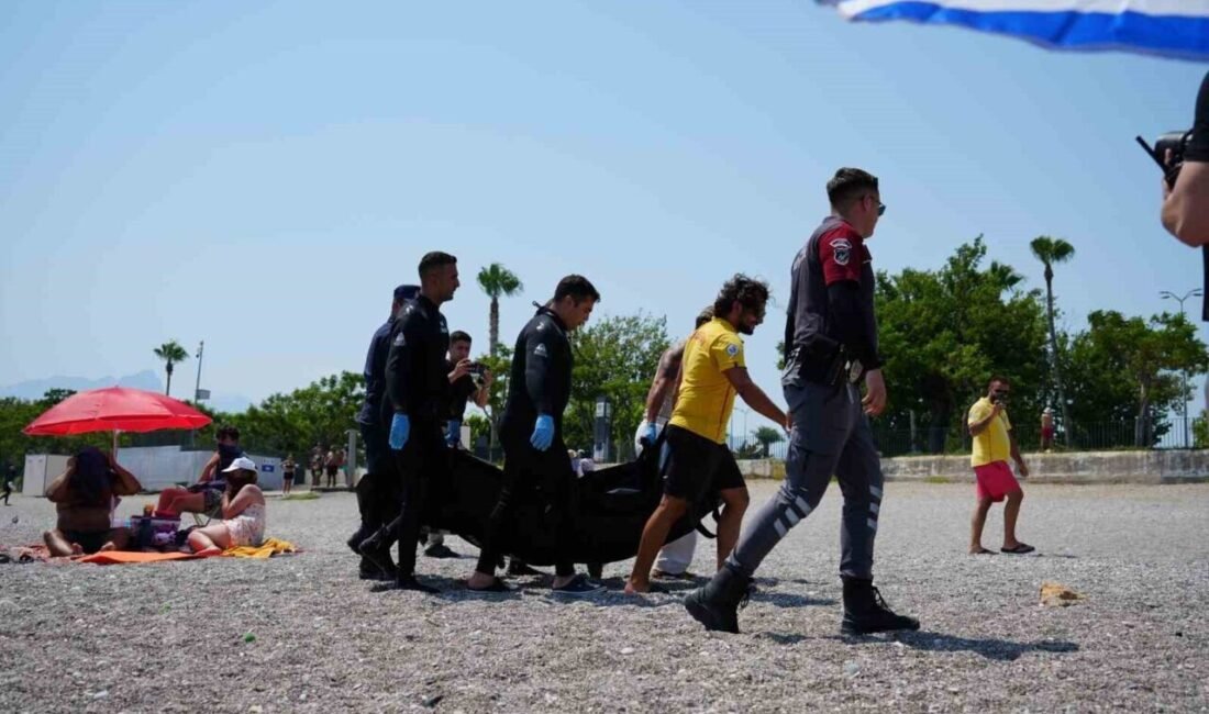 Antalya Konyaaltı Sahili’nde cansız bedeni kıyıya vurmuş erkek cesedi bulundu.