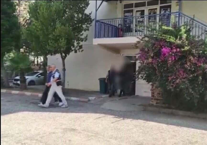 Adana’nın Kozan ilçesinde “yağmaya teşebbüs” ve “nitelikli tehdit” suçlarına karıştığı