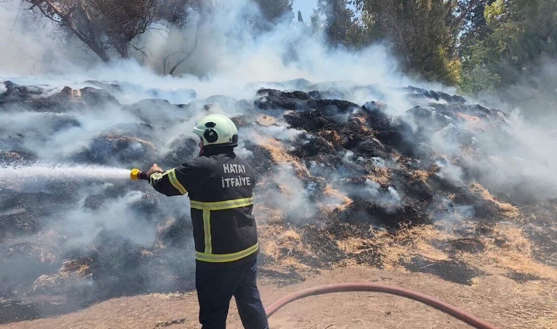 Hatay’da samanlıkta çıkan yangın yerleşim yerlerine sirayet etmeden itfaiye ekiplerince