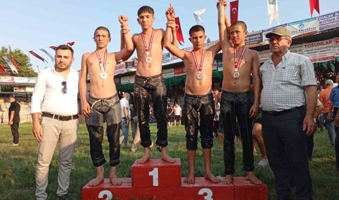 Burdur’un Altınyayla ilçesinde düzenlenen 34. Dirmil Altın Sipsi Yağlı Güreşleri’nden