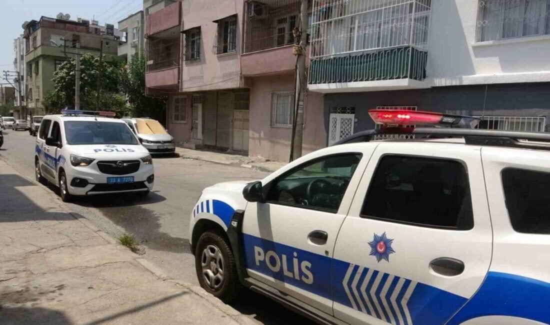 Mersin’in merkez Akdeniz ilçesinde anne ile kızı tabanca ile vurularak