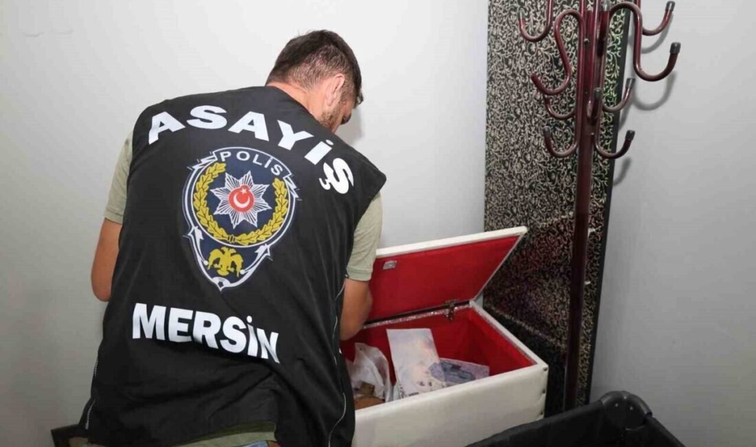 Mersin İl Emniyet Müdürlüğü ekipleri tarafından aranan şahıslara yönelik gerçekleştirilen