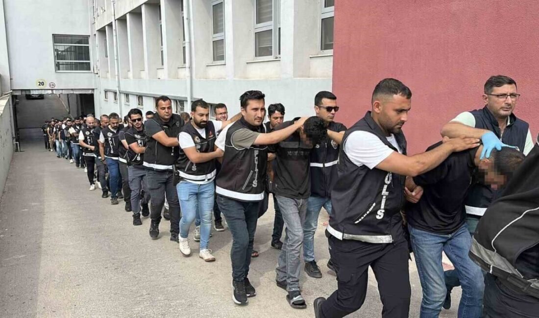 Adana merkezli 6 ilde ’torbacı’ diye tabir edilen uyuşturucu satıcılarına