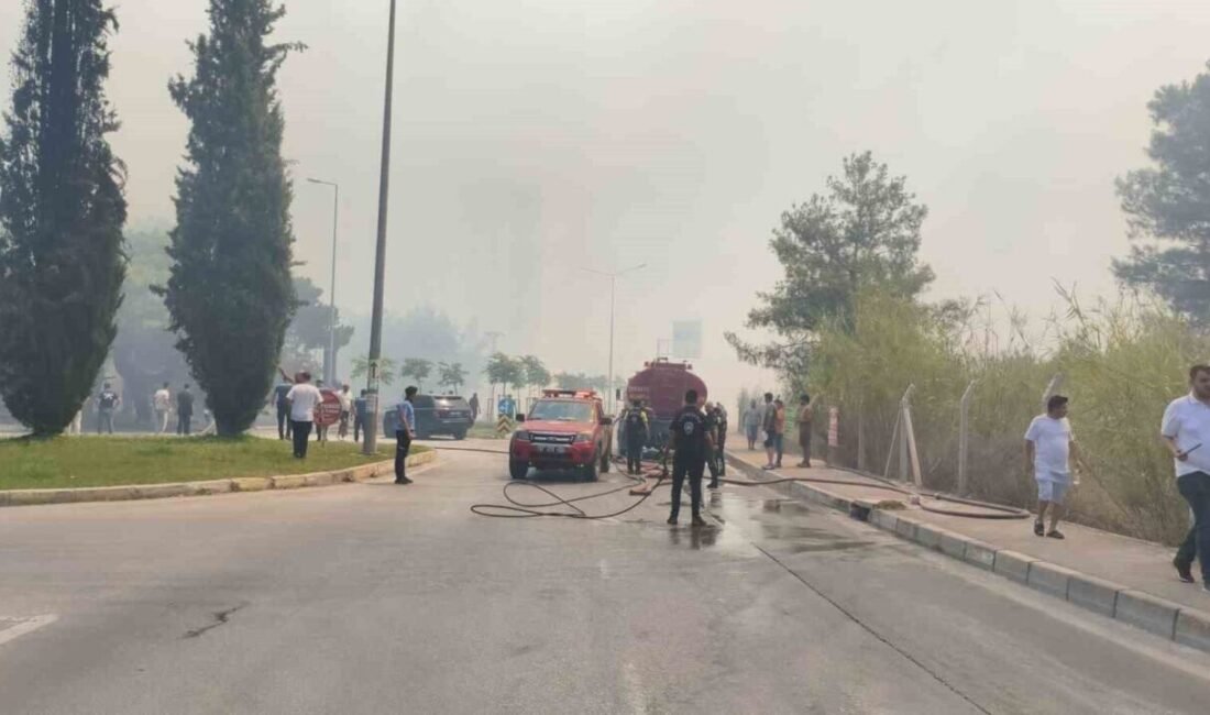 Antalya’da çıkan orman yangını yaklaşık 3,5 saatlik çalışmanın ardından kontrol