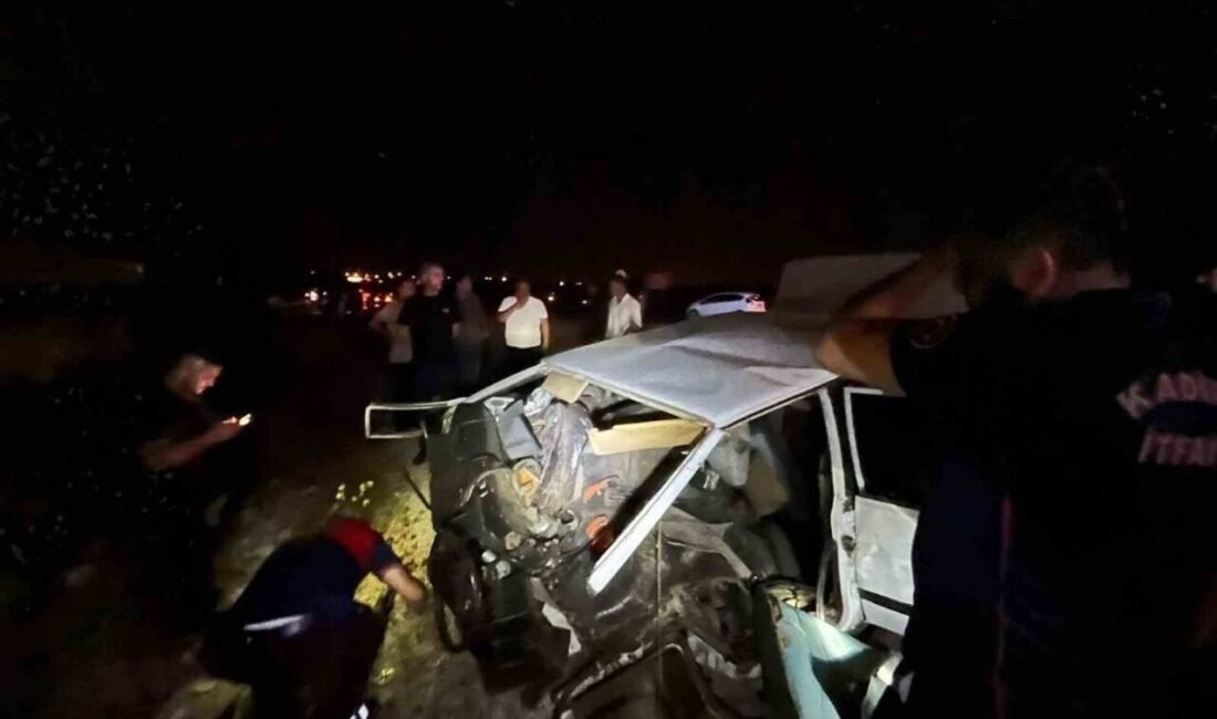 Osmaniye’nin Kadirli ilçesinde iki otomobilin çarpıştığı kazada 3 kişi yaralandı