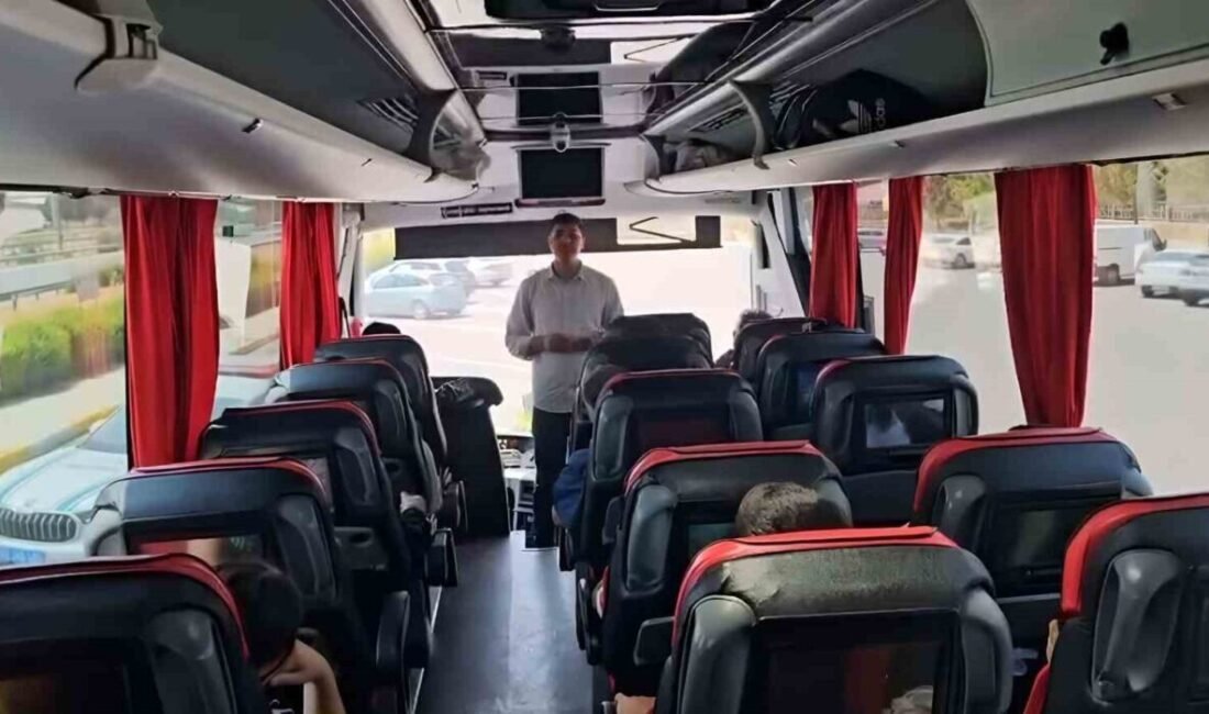 Otoyol jandarmasından sivil trafik denetimi Mersin İl Jandarma Komutanlığına bağlı otoyol jandarması, vatandaşların güvenli yolculuk