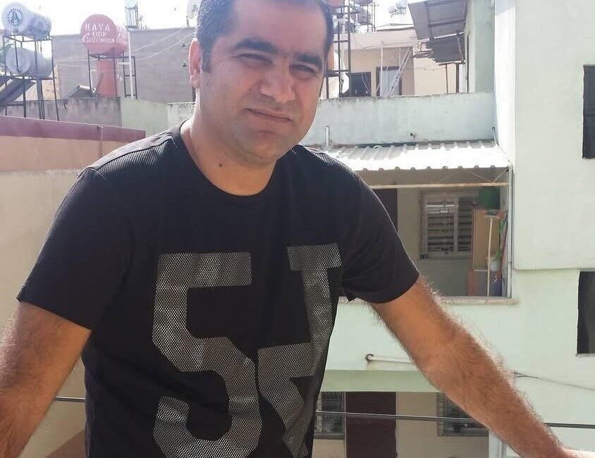 Mersin’in Erdemli ilçesinde görev yapan sanatçı Nurettin Rençber’in yeğeni aile