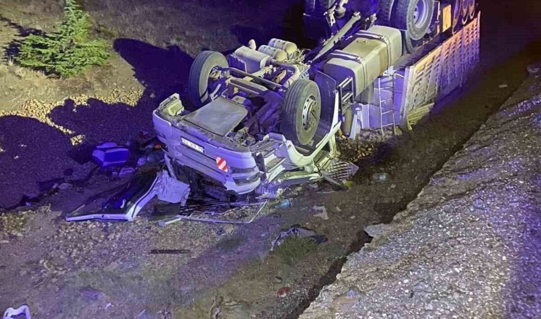 Isparta’nın Şarkikaraağaç ilçesi Fele köyü yolunda sürücüsünün direksiyon hakimiyetini kaybettiği