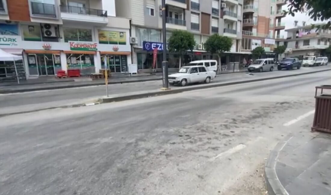 Antalya’nın Serik ilçesinde motosiklet ile bisikletin çarpışması sonucu meydana gelen
