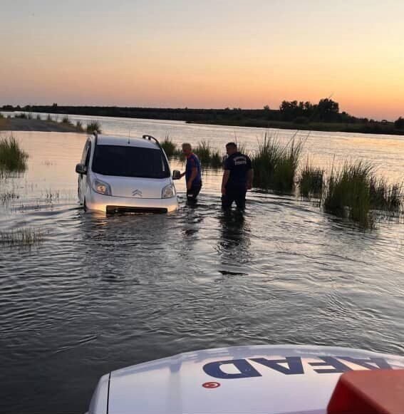 Osmaniye’de ırmak kenarına giden vatandaşlar ırmak sularının yükseldiğini fark edemeyince
