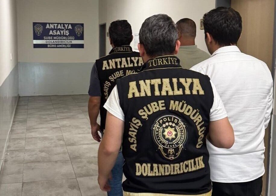 Antalya’da Sanayi ve Ticaret Bakanlığının adını kullanarak teşvik kredisi alma,