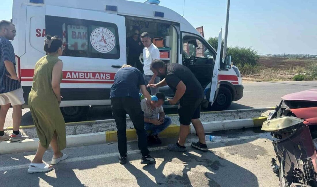 Antalya’nın Serik ilçesinde virajı alamayan otomobil refüje çarptı, sürücü yaralandı.