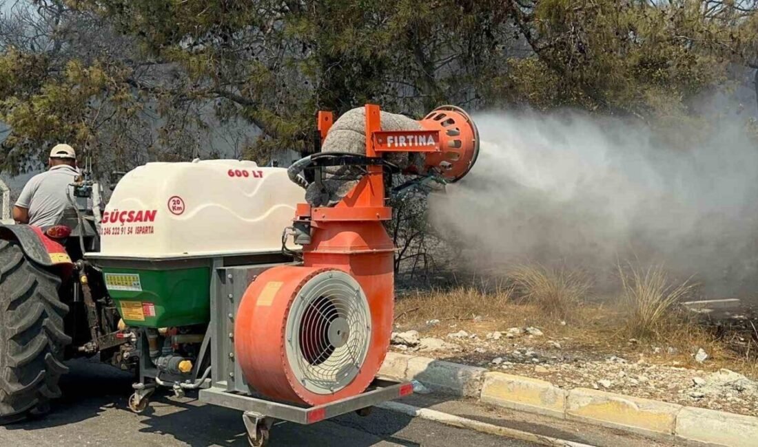 Antalya’nın Muratpaşa ilçesinde, ormanlık alanda çıkan yangın paniğe neden oldu.
