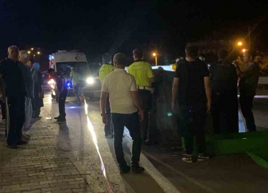 Burdur’un Çeltikçi ilçesinde yolun karşısına geçmeye çalışırken otomobilin çarptığı kadın