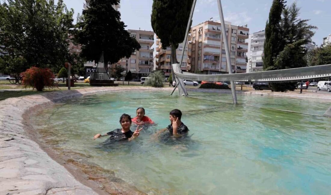 Antalya’da hissedilen hava sıcaklığı 44 derece dolayında seyrederken düşük nem