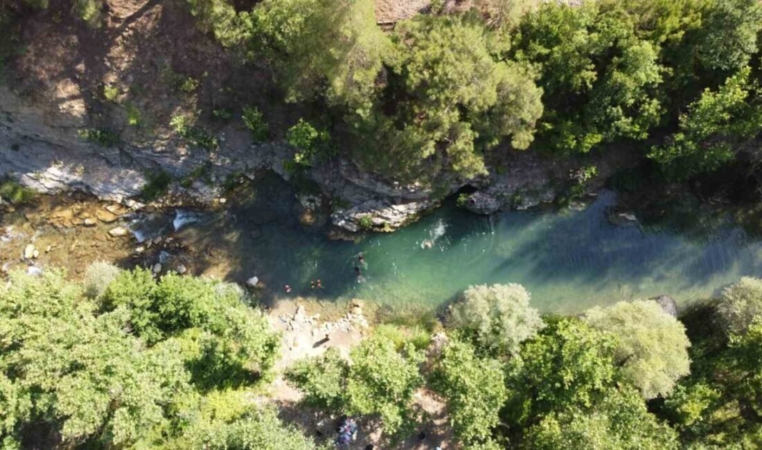 Adana’da sıcak hava yaylacıları da etkiledi. Tatillerini yaylalarda geçiren aileler,