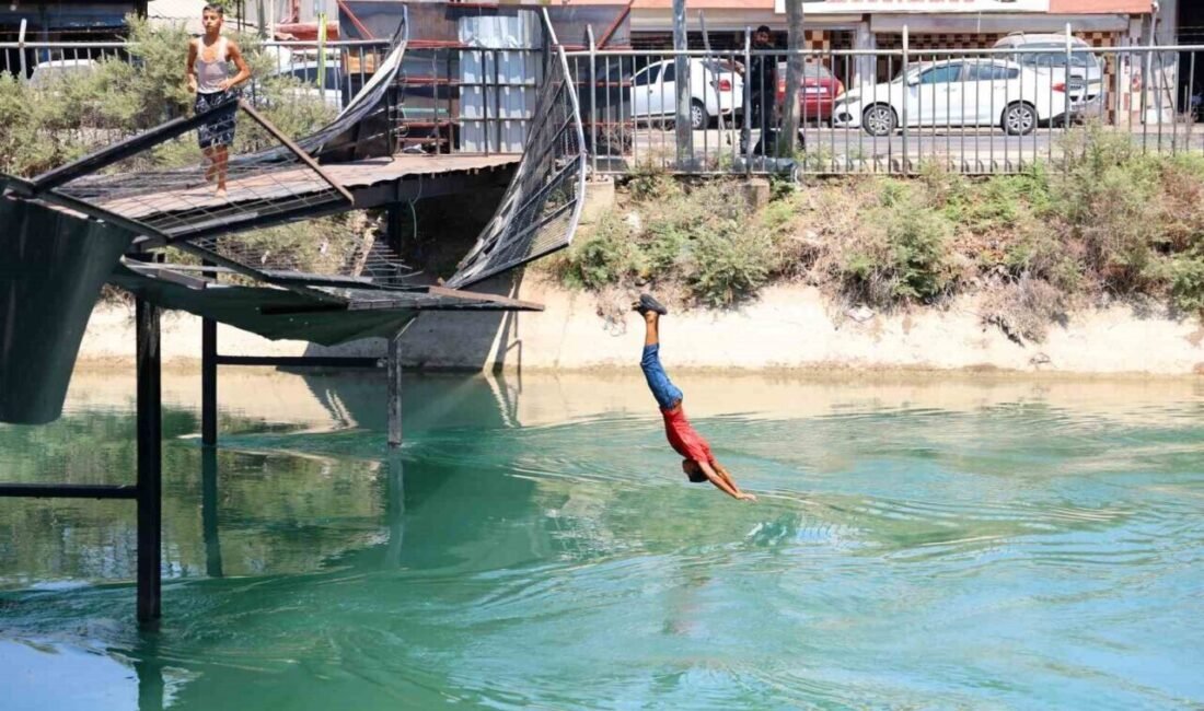 Adana’da araç termometreleri 51 dereceyi gösterirken hissedilen sıcaklık nemle birlikte