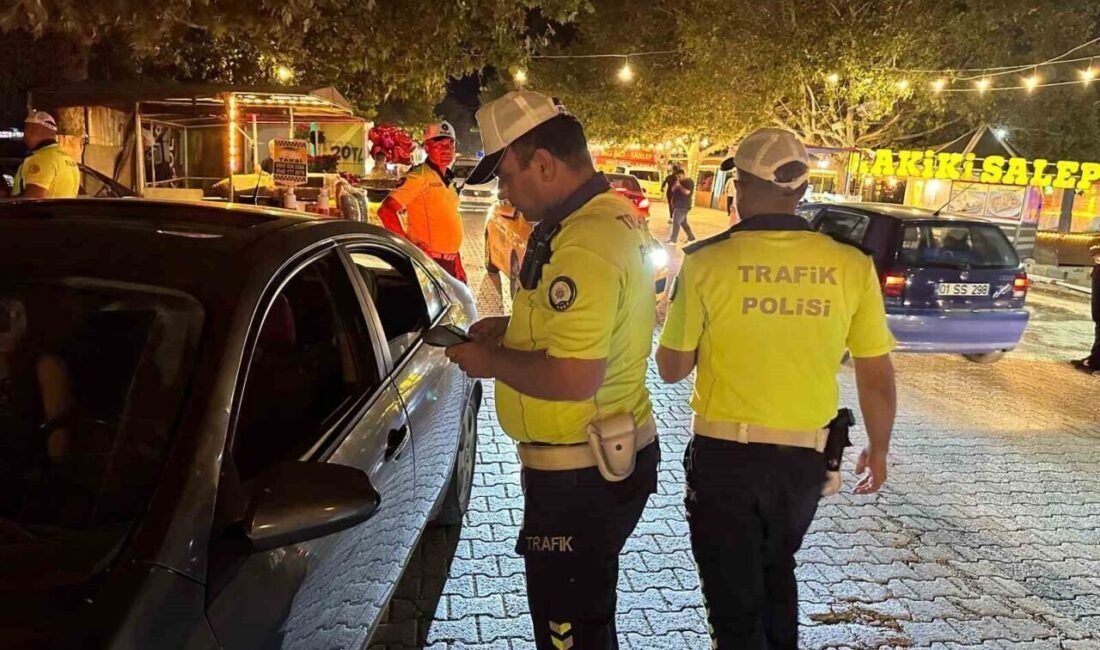 Adana’da trafik polisleri, kent genelinde gerçekleştirdikleri denetimlerde kural ihlali yapan