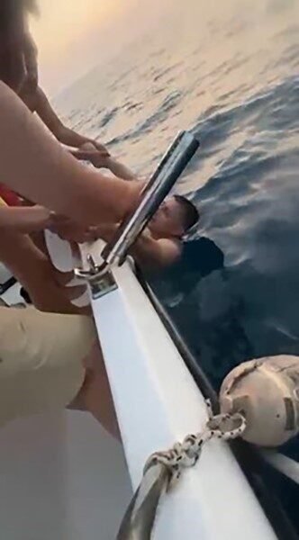 Antalya’nın Alanya ilçesi Damlataş açıklarında Ukrayna uyruklu bir kişi, alkolün