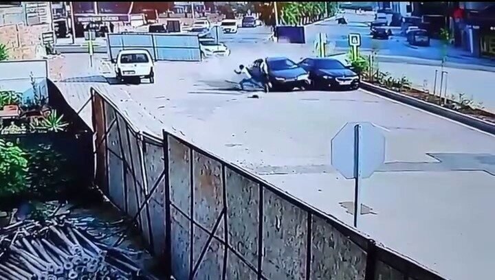 Adana’da inşaatını denetlediği sırada alkollü bir sürücünün direksiyon hakimiyetini kaybedip