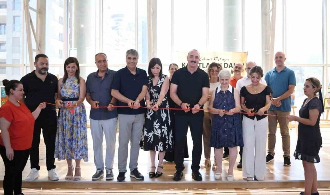 Konyaaltı Belediyesi, Cumhuriyet Kadınları Derneği Konyaaltı Şubesi’nin düzenlediği “Kağıtların Dansı”