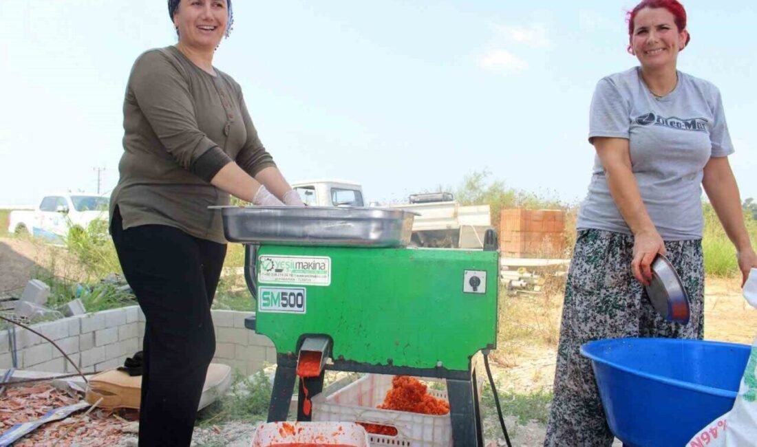 Antalya Büyükşehir Belediyesi, makine destekleriyle kış hazırlığı yapan vatandaşları yalnız