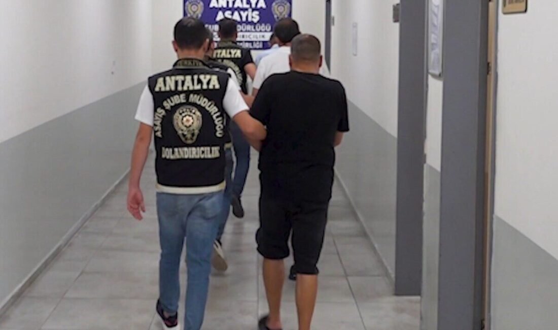 Tarihi eser bulduklarını söyleyerek müştekiyi 50 bin dolar dolandıran şüphelilere