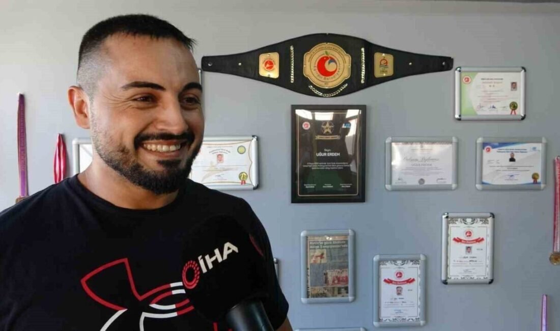 Antalya’da geçtiğimiz ay dünya evine giren kick boks antrenörü, oyun
