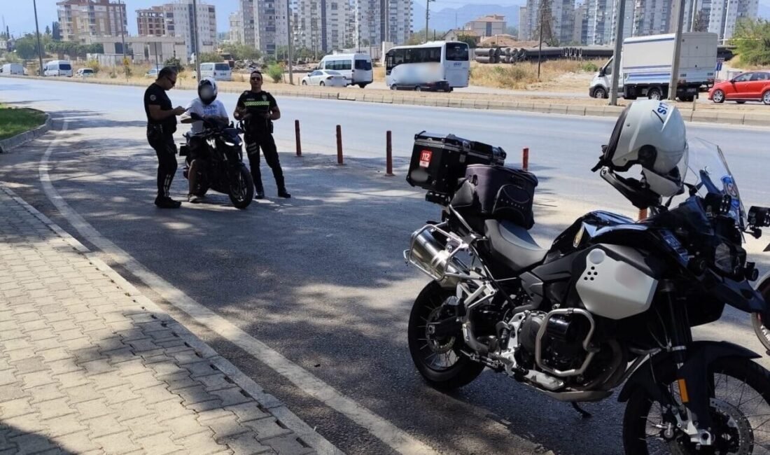 Antalya’da motosiklet hırsızlıklarını önlemek ve şüphelileri yakalamak amacıyla gerçekleştirilen uygulamada