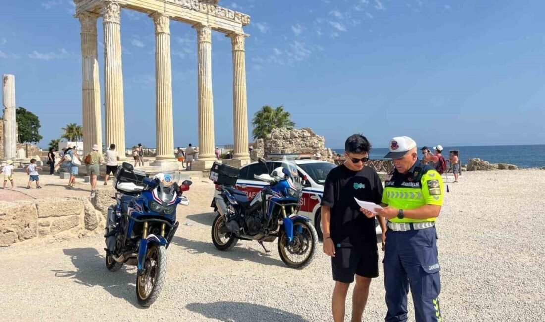 Antalya’da ’Bir Kural Bir Ömür’ projesi kapsamında yapılan şok motosiklet