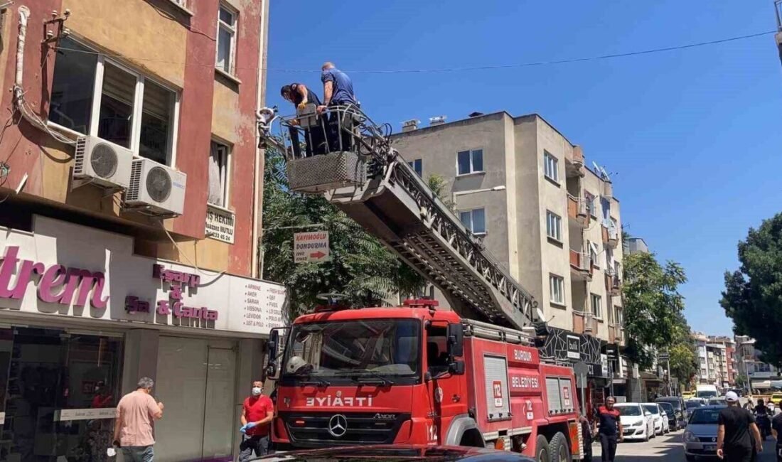 Burdur’da bir apartmandan gelen bir kötü koku ihbarı üzerine itfaiye,